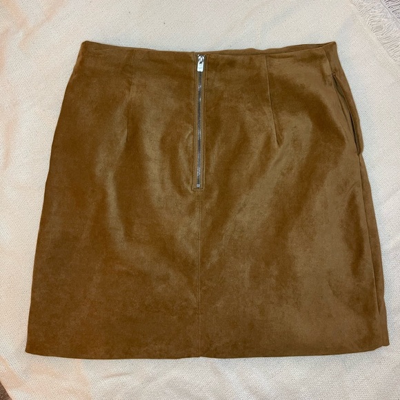 Hollister Suede Ultra-high Mini Skirt - Picture 4 of 7